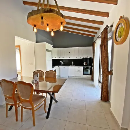 Likya Pearl 2+1 Villa, Oezel Havuzlu, וילה